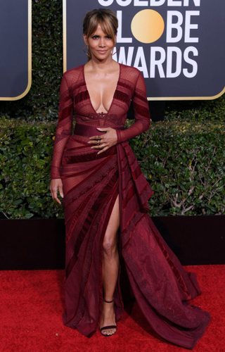 Illustration for article titled TSB
Wakandans Assemble! Golden Globes 2019
Best Dressed – Who Ya Got?